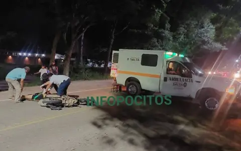 El motociclista quedó tendido sobre ruta 34 y quedó con múltiples fracturas