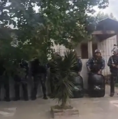 Uniformados en Rosario de Lerma.