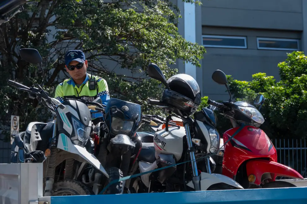 Policia de tránsito secuestra motos en la zona de la ciudad judicial