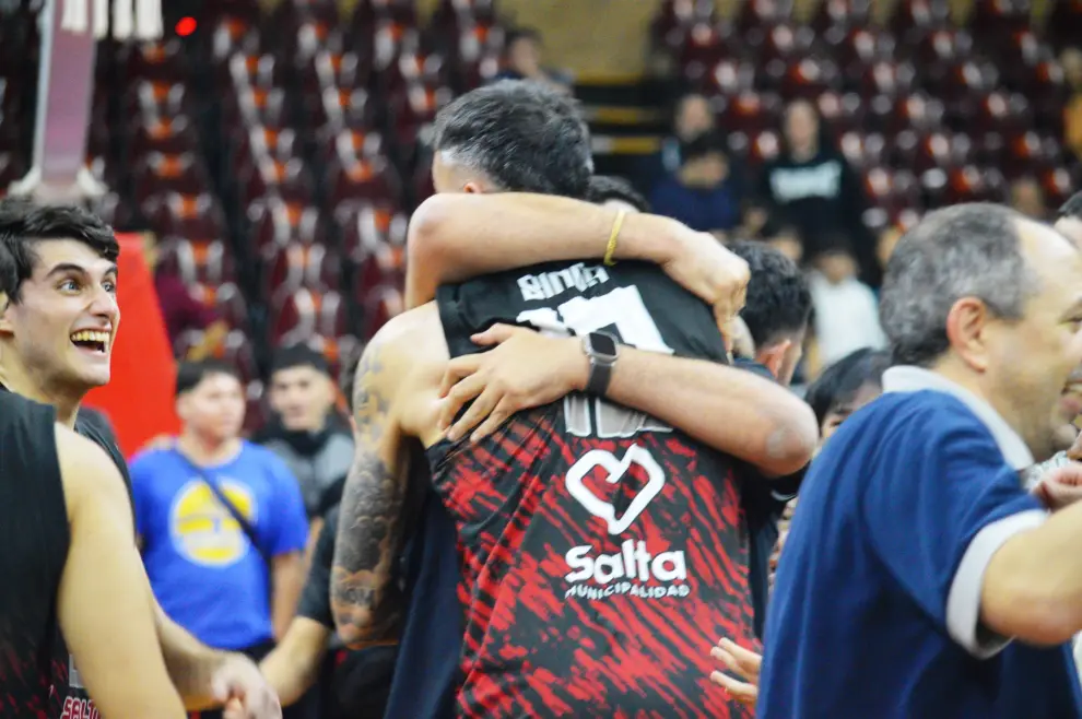 Los Infernales frente a Estudiantes de Tucumán