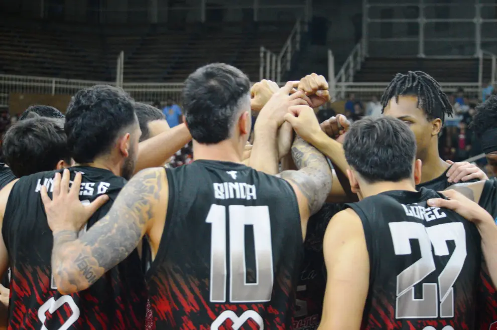 Los Infernales frente a Estudiantes de Tucumán