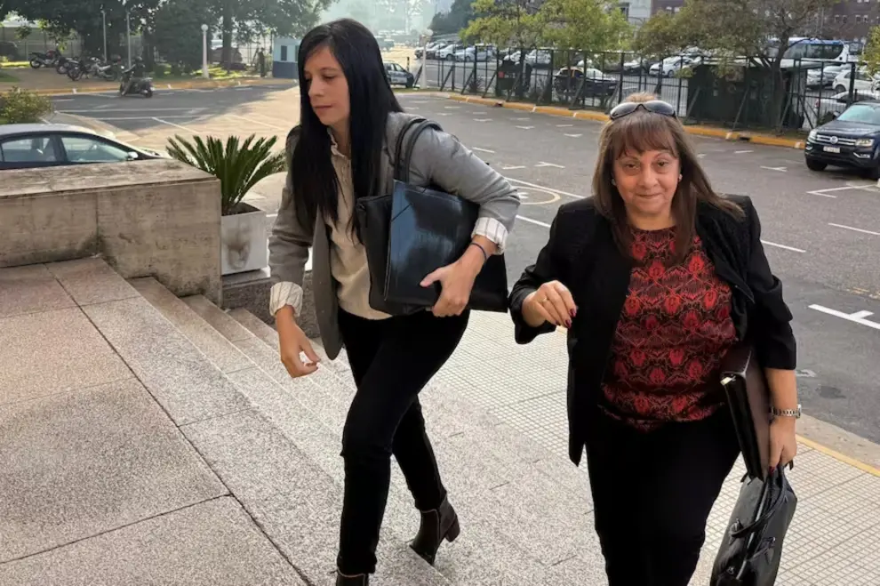 Victoria María José Cancio y Graciela Molina llegan a los tribunales de Comodoro Py para declarar en la causa por el préstamo que le hicieron a Adorni