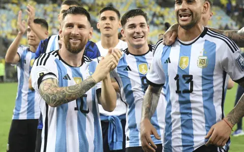 En España comenzaron a "calentar" un posible choque con Argentina en el Mundial 2026.