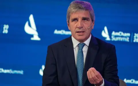 Luis Caputo - ministro de Economía

