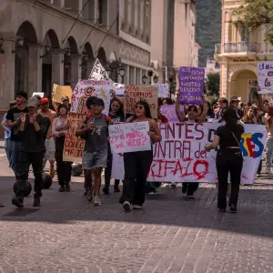 Estudiantes salteños resisten la medida de Saeta de descontarles el trasbordo 