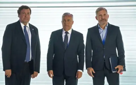 Alfredo Cornejo con gobernadores