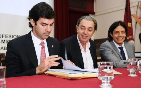 El anuncio del FRH con los hermanos Juan Manuel Urtubey, gobernador de entonces, y Rodolfo coordinador del Fondo, y Carlos Parodi ministro de finanzas