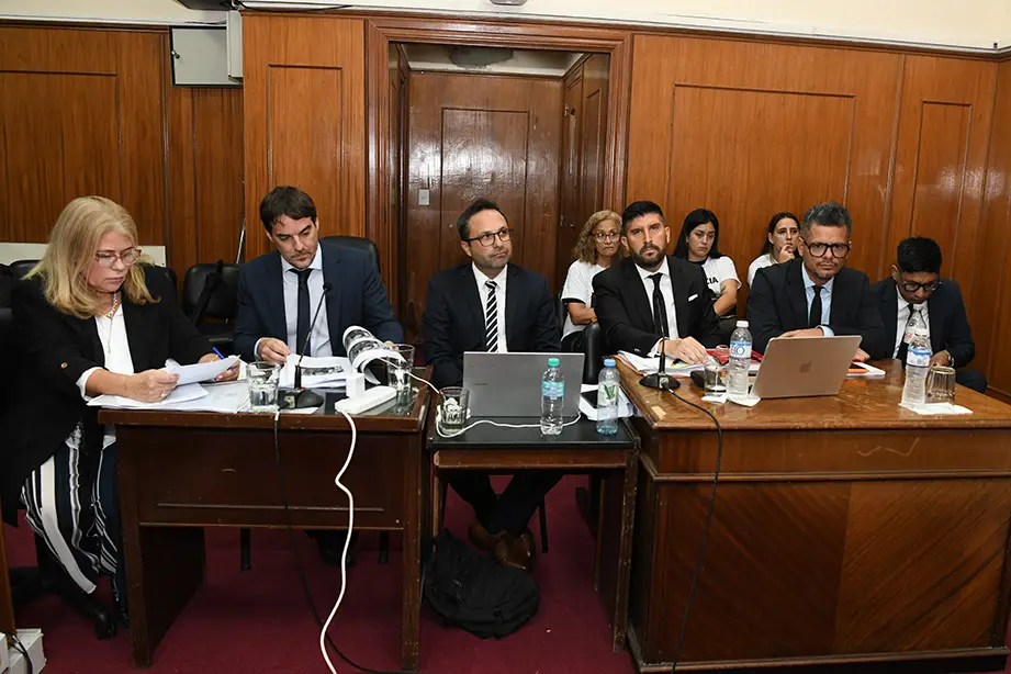 Fiscales y abogados querellantes en el caso.