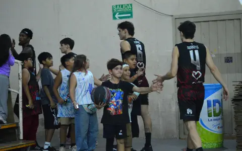 Los Infernales no pudieron tampoco en su segundo juego de playoffs ante San Isidro.