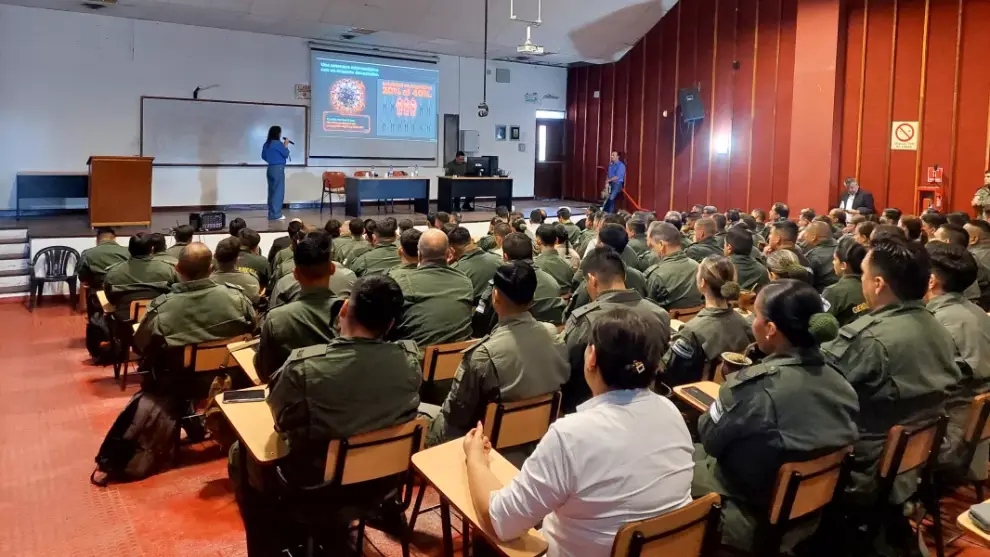 Una gran cantidad de gendarmes presentes en la capacitación