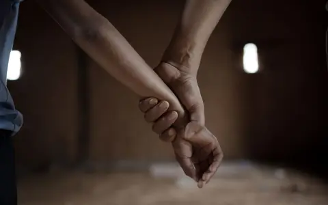 Caso trata adolescentes