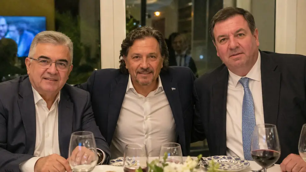 El juez Ariel Lijo, el gobernador de Catamarca, Raúl Jalil y Gustavo Sáenz, gobernador de Salta (con IA)