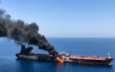 Irán atacó e incautó 3 barcos en el estrecho de Ormuz y se tensionan los diálogos de paz con Estados Unidos