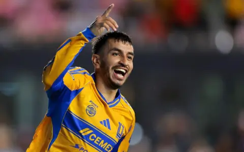 Ángel Correa podría llegar a Núñez desde Tigres de México