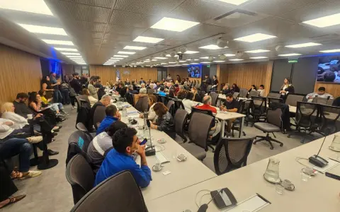 En medio de la crisis económica, empresarios y trabajadores expusieron en el Congreso
