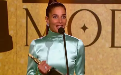 Juana Viale - Martín Fierro de Oro de la Moda