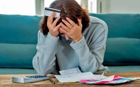 El endeudamiento de las familias argentinas trepó al 10,6% de mora en enero de 2026.