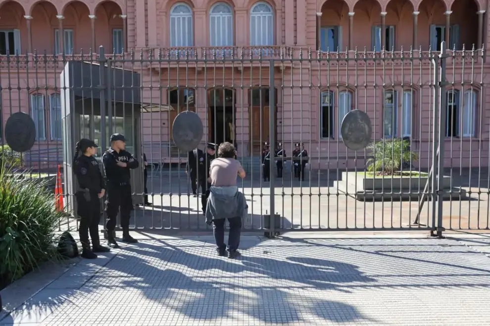 Se mantiene la prohibición a la prensa de acceder a trabajar a la Casa Rosada