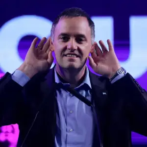 El doble discurso de Manuel Adorni y su declaración jurada, en detalle: la admisión de haber ocultado 500.000 dólares contradice sus dichos anteriores