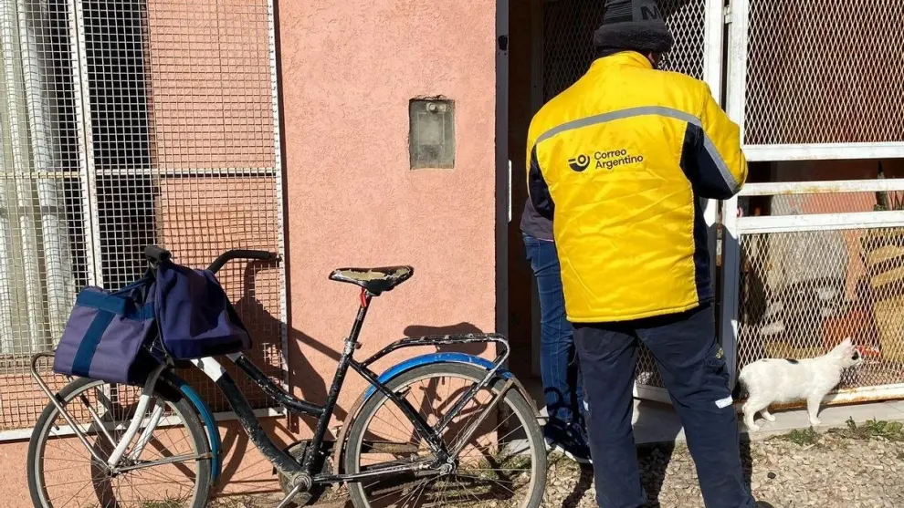 La planta de personal se redujo de 18.000 a 11.000 empleados en el último año, lo que representa una fuerte contracción de la dotación. 