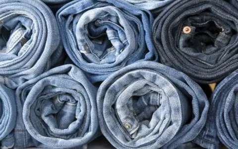 La marca busca ampliar su presencia en el país mientras el sector textil atraviesa una etapa de ajuste.