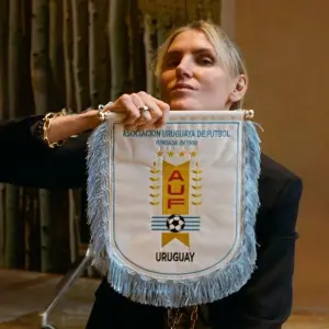 Del cine al Mundial 2026: sus diseños se lucen en "El diablo viste a la moda II" y vestirán a la selección uruguaya
