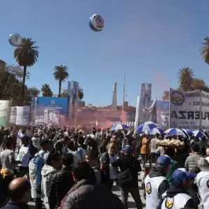 La CGT marchó por el Día del Trabajador y llamó a “ponerle un límite” al gobierno
