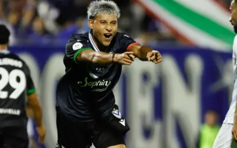 Vélez fue mucho para Gimnasia y Tiro.