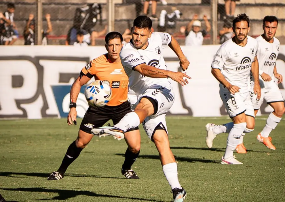 Una de las acciones del Cuervo en el Martearena.