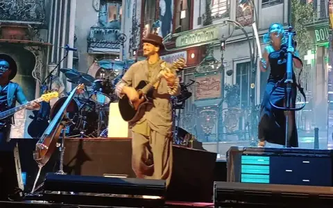 Ricardo Arjona en su show en Buenos Aires.