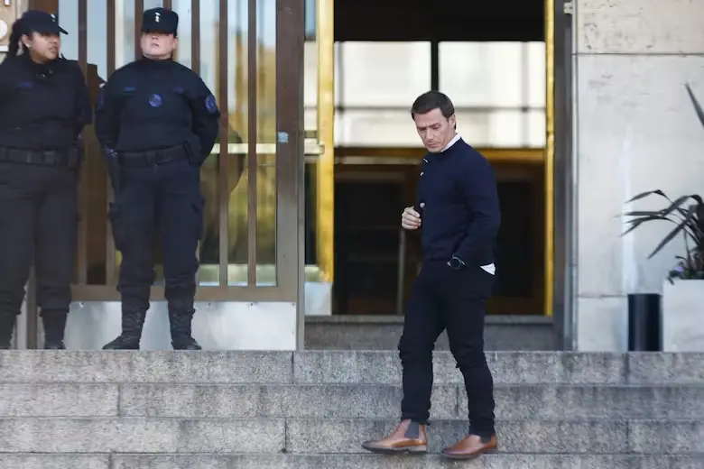 Matías Tabar declaró en la justicia por las remodelaciones que hizo en la casa de Adorni en el country Indio Cua.