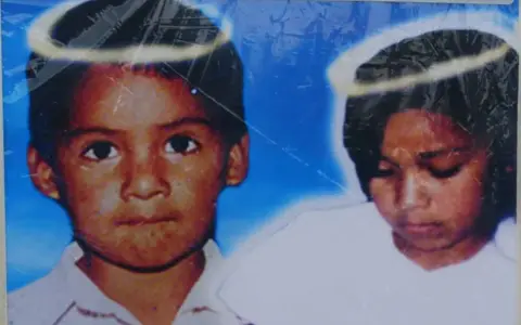 Octavio y Melani, hermanitos Leguina.