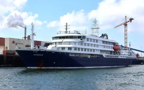 España va a recibir en el archipiélago de Canarias al crucero actualmente anclado frente a Cabo Verde.