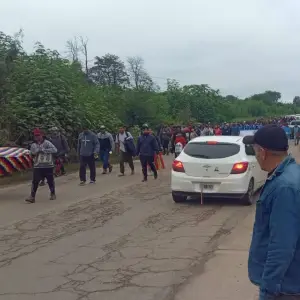 El Gobierno prometió una reunión y frenó momentáneamente la peregrinación de trabajadores de Tartagal y Mosconi