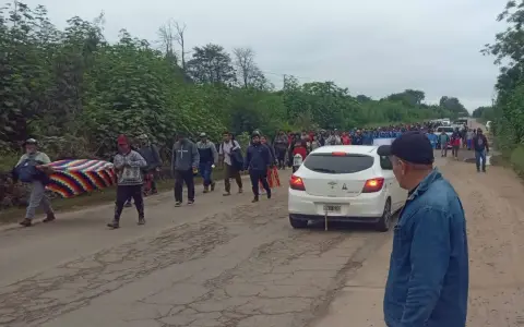 Los peregrinos en camino a Casa de Gobierno