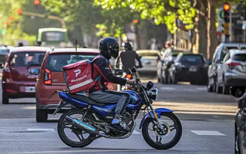 Aumenta el delivery pero cae el poder de compra.
