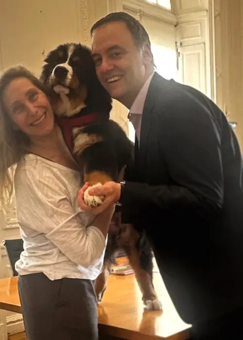 Manuel Adorni y Karina Milei 