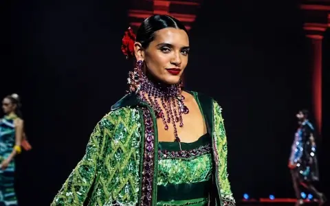 La modelo argentina Valentina Ferrari en una escena de la película "El Diablo viste a la moda 2"