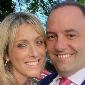 Levantaron el secreto fiscal de Manuel Adorni y su esposa, Bettina Angeletti