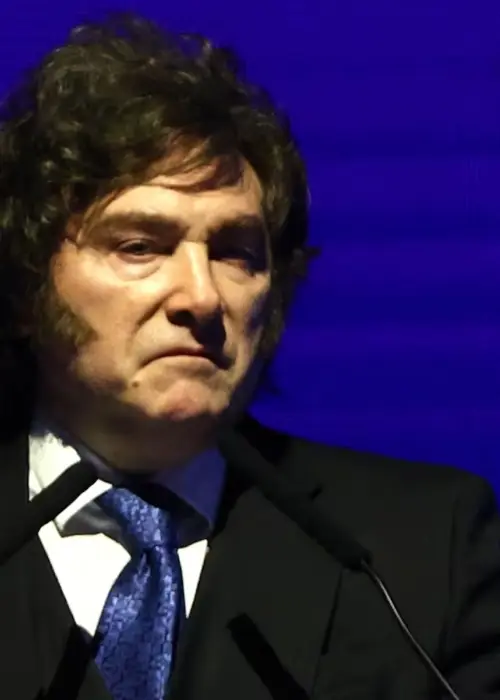 Javier MilEi cae en las redes