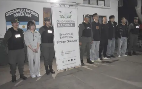 Expulsaron a cinco ciudadanos chinos.