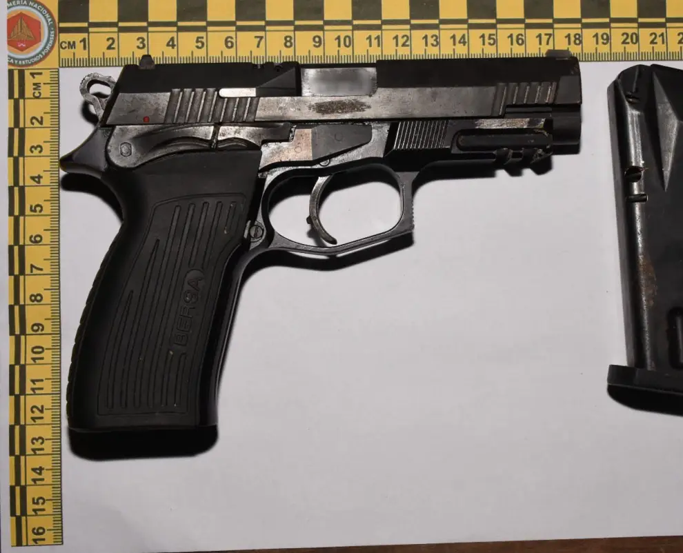 El sujeto tenía un arma 9mm cargad