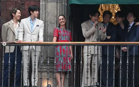 Claudia Sheinbaum y los BTS