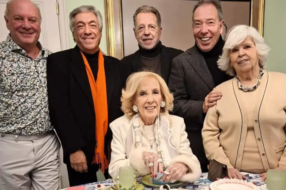 Mirtha Legrand recién recuperada de una bronquitis.