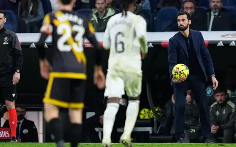 Álvaro Arbeloa habría perdido el respeto de sus dirigidos en el Real Madrid.