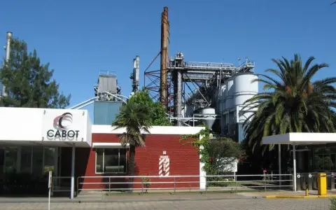 Otra histórica fábrica cerró sus puertas después de 64 años y despidió 150 empleados 