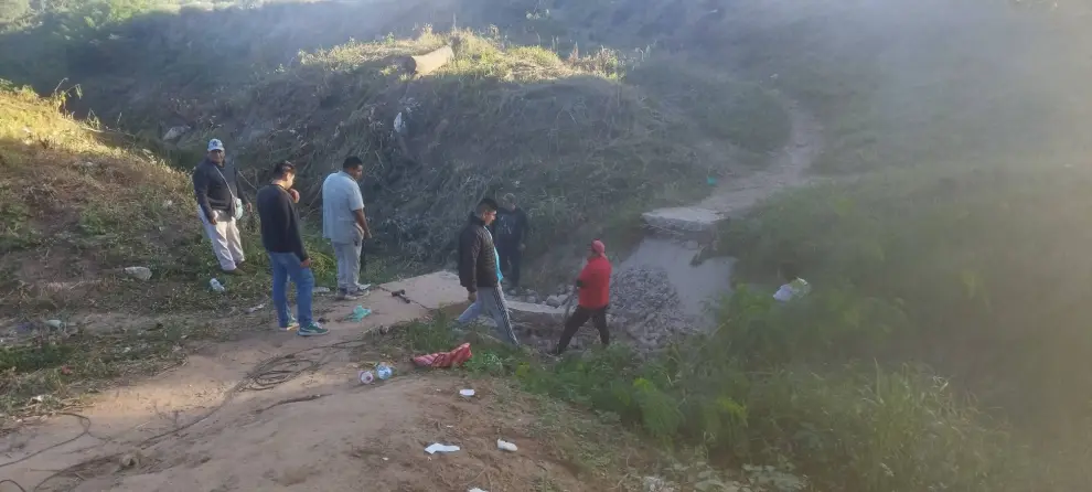 El puente derribado por los vecinos