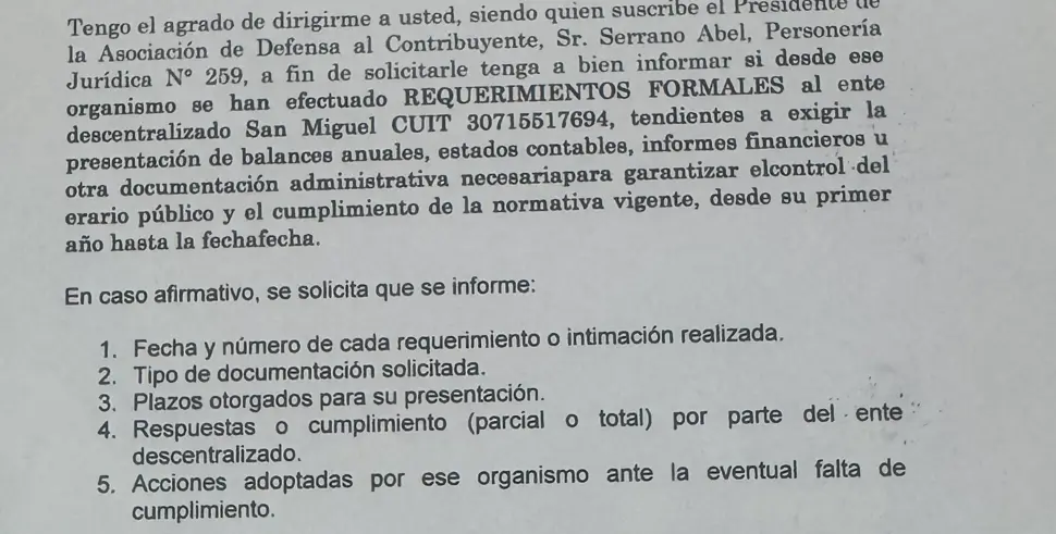 La solicitud de informe antes de la denuncia y por la cual la respuesta habría sido: "no tenemos balances".