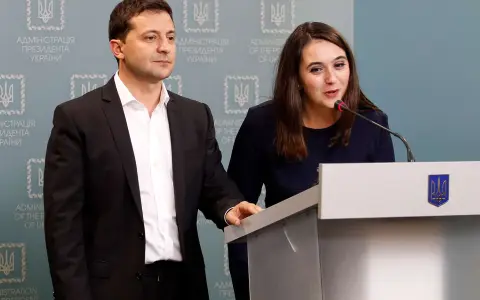 Yulia Mendel junto al presidente Zelenski años atrás