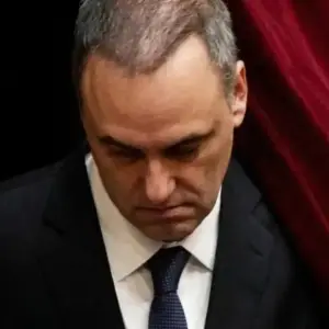 Otro testigo, otro dolor de cabeza para Manuel Adorni